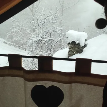 La Maison De Toyen Apartamento Nus