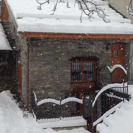 La Maison De Toyen Apartment
